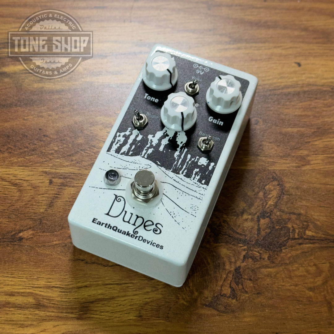 Top of Used Earthquaker Devices Dunes.