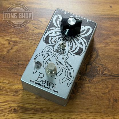 Top of Used Earthquaker Devices Bows w/box.