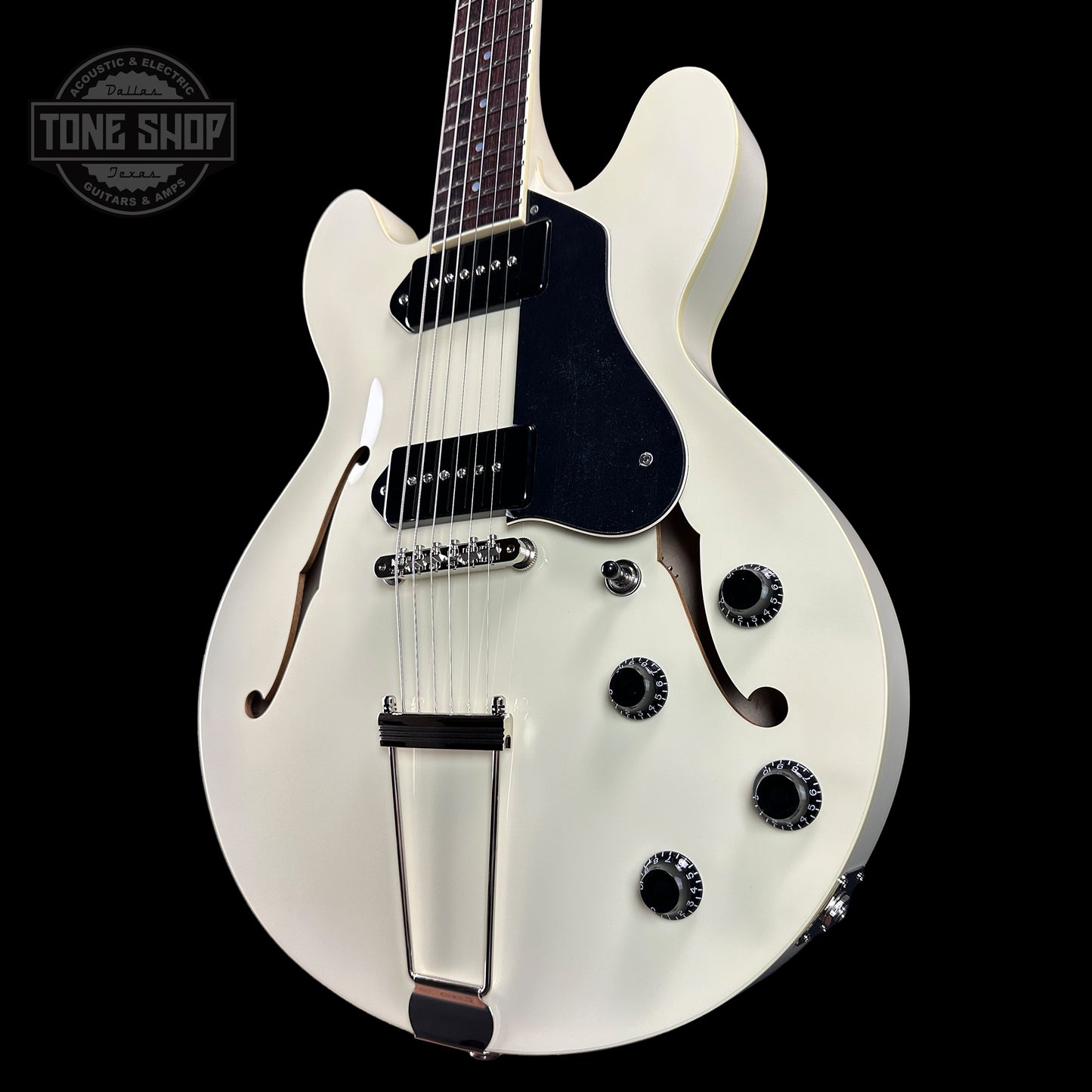 Front angle of Collings I30-LC  Olympic White.