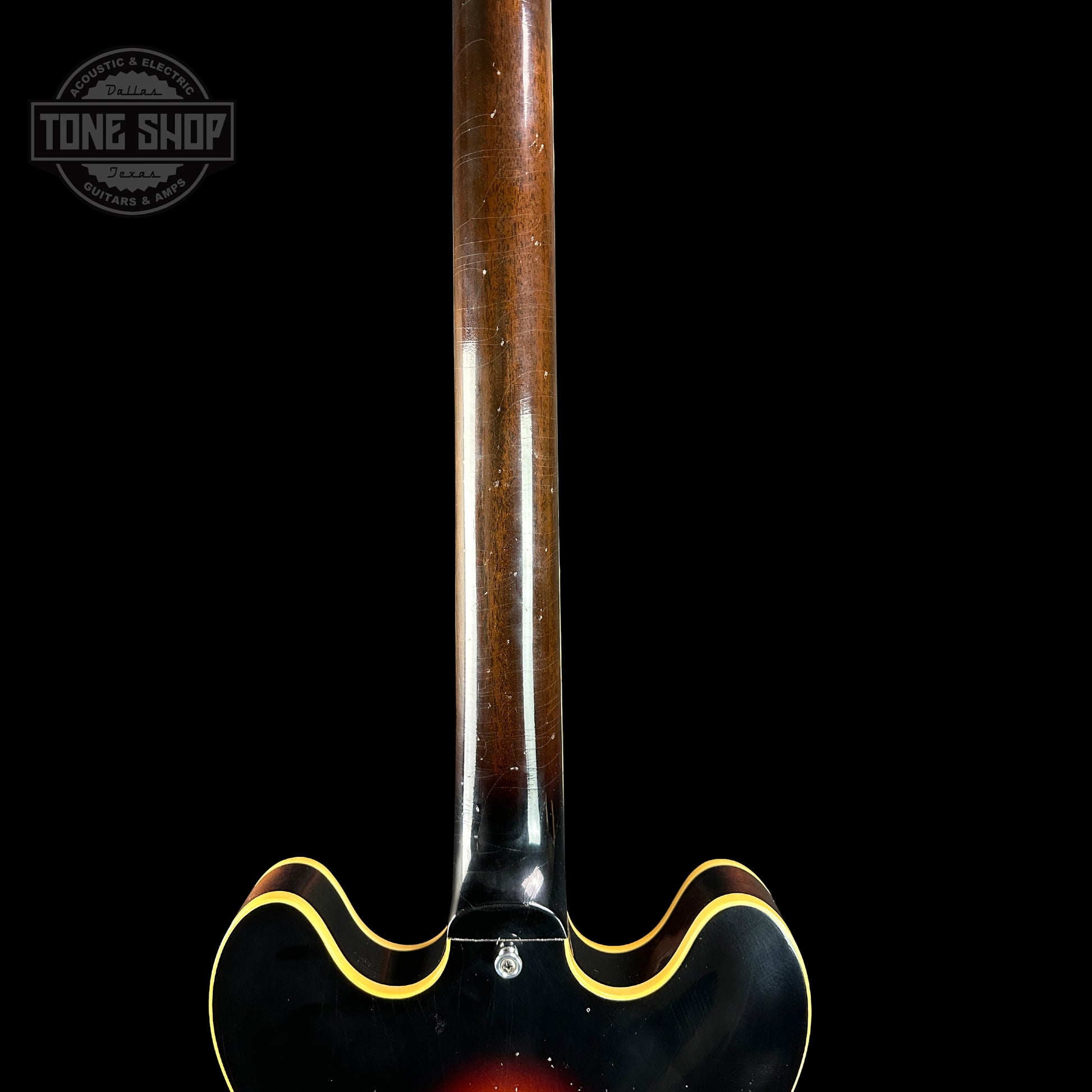 Back of neck of Gibson Custom 1964 ES-335 Reissue Bigsby Custom Made Plate, Murphy Lab Light Aged Vintage Burst.