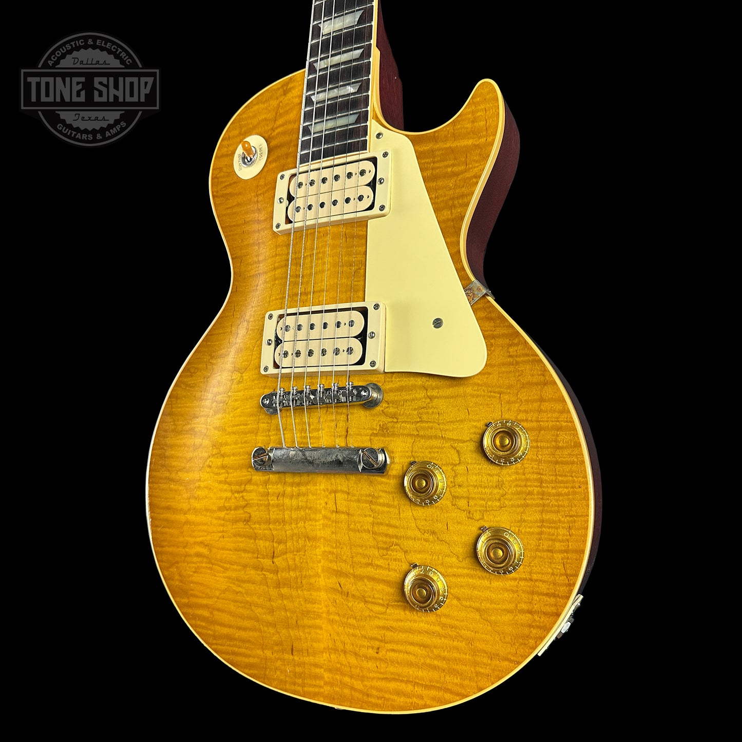 Front angle of Gibson Custom Shop Made 2 Measure 1959 Les Paul Standard Chambered Lemon Burst Murphy Lab Light Aged 57 Classic "Double Classic White".