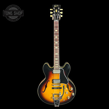 Full front of Gibson Custom 1964 ES-335 Reissue Bigsby Custom Made Plate, Murphy Lab Light Aged Vintage Burst.