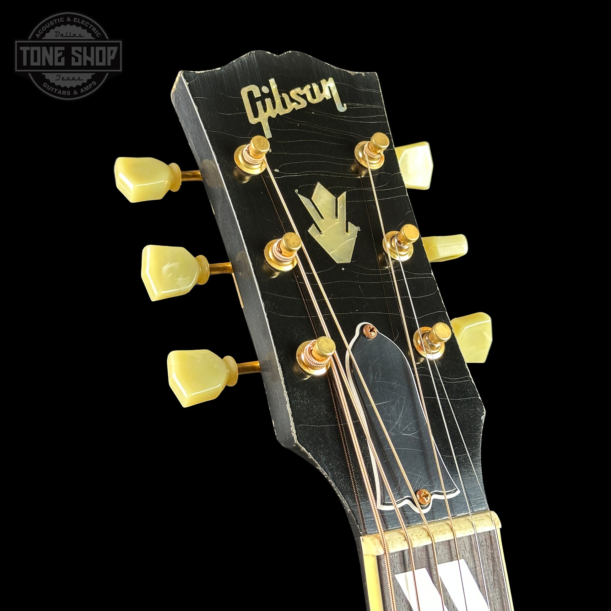 Headstock of Gibson Custom Shop Dealer Select 1960 Hummingbird Ebony Heavy Aged.