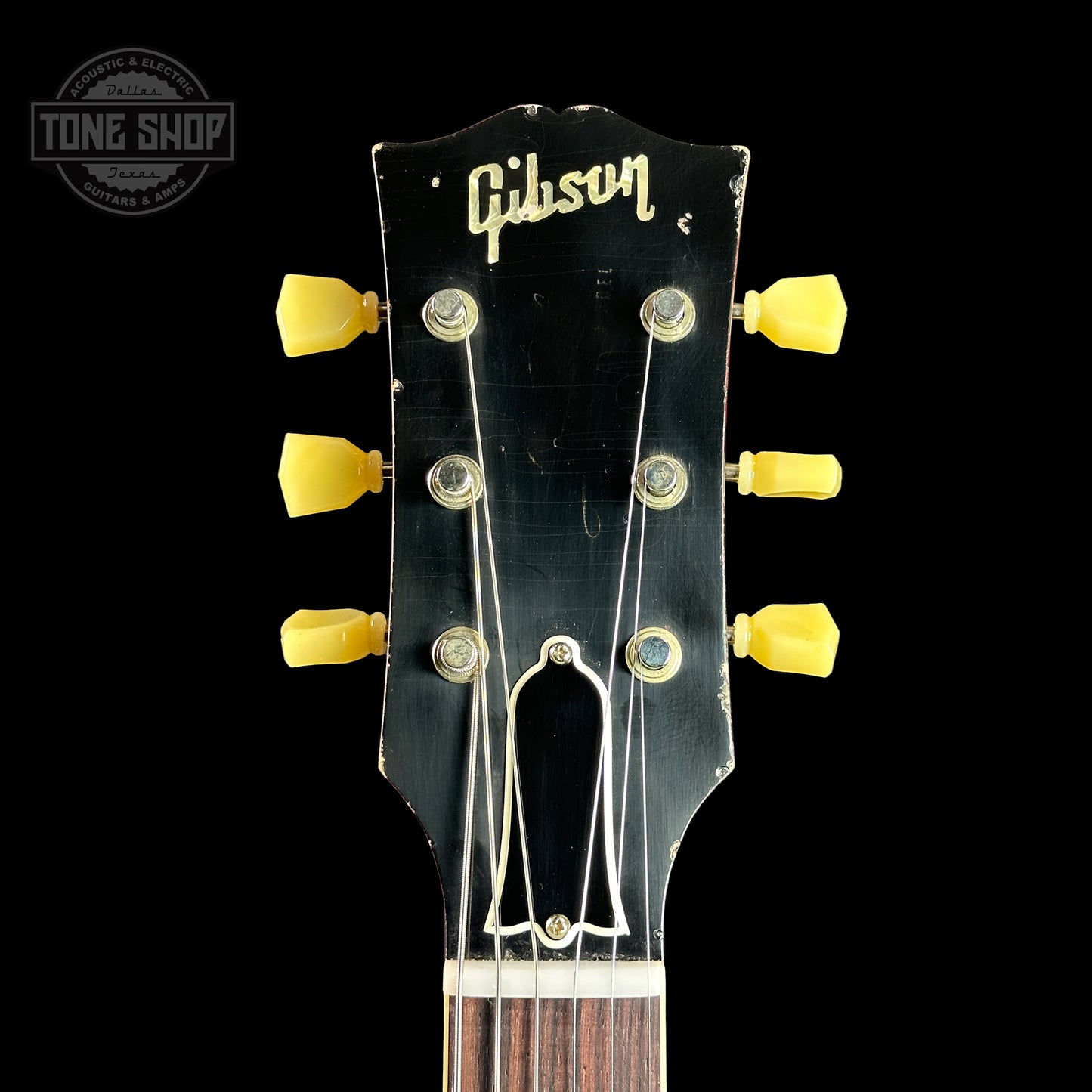 Front of headstock of Gibson Custom Shop Made 2 Measure 1959 Les Paul Standard Chambered Lemon Burst Murphy Lab Heavy Aged.