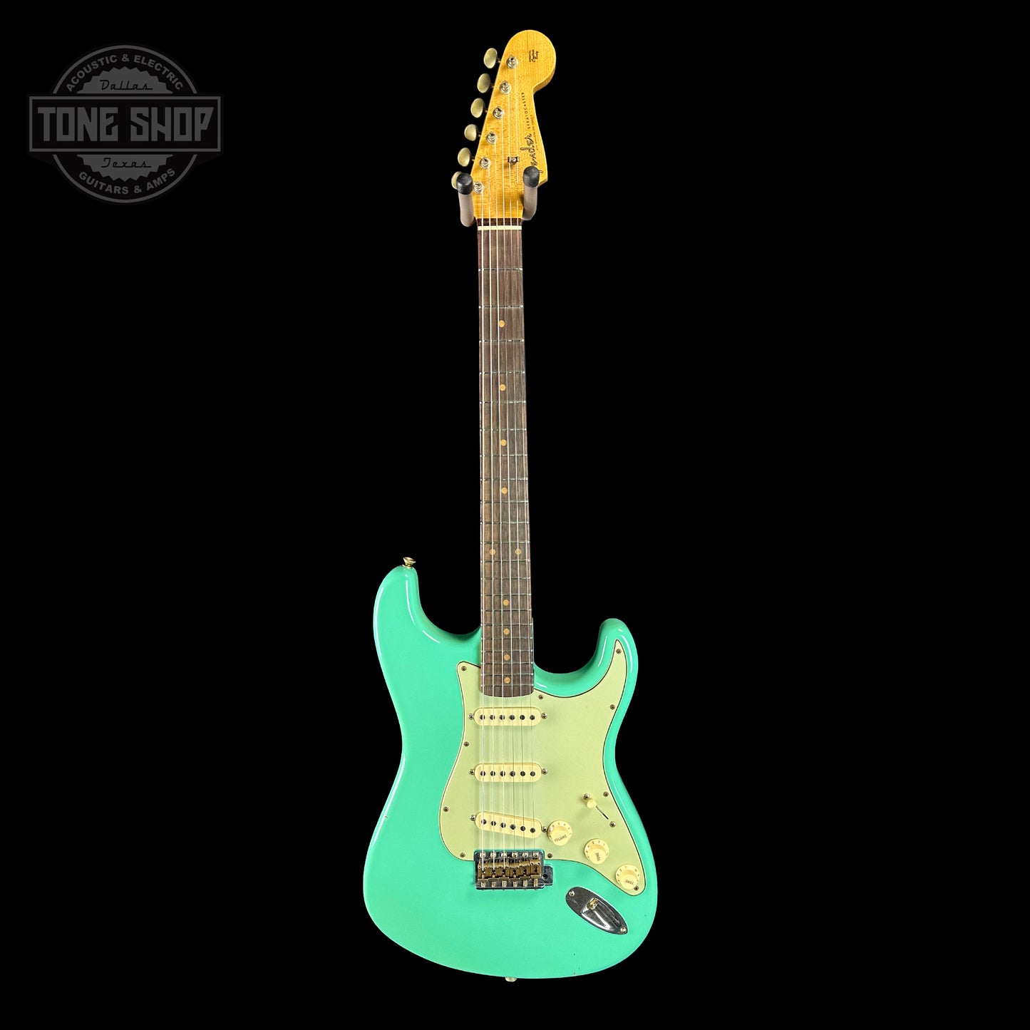 Full front of Fender Custom Shop Time Machine '59 Strat Rw Journeyman Relic Super Faded Aged Sea Foam Green.